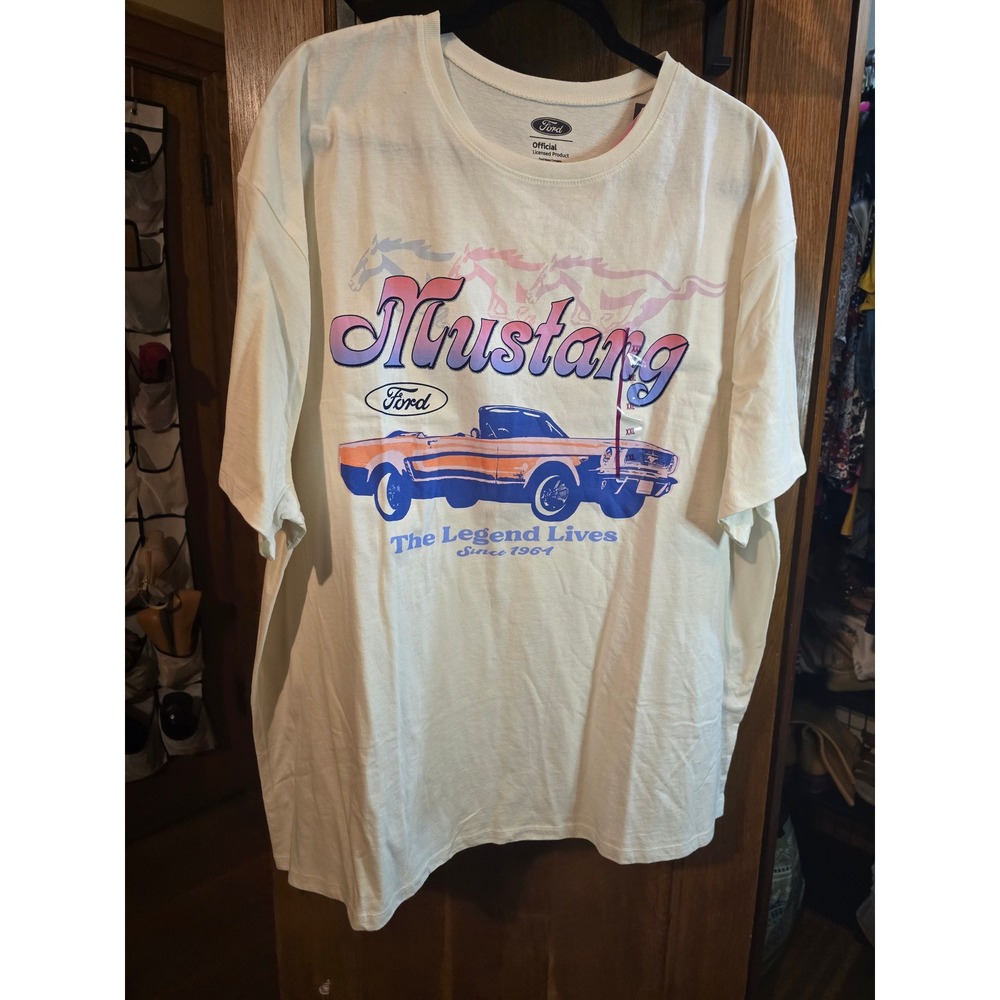 Ford Mustang The Legend Lives Graphic Tee Mens XXL White T004977005 NWT